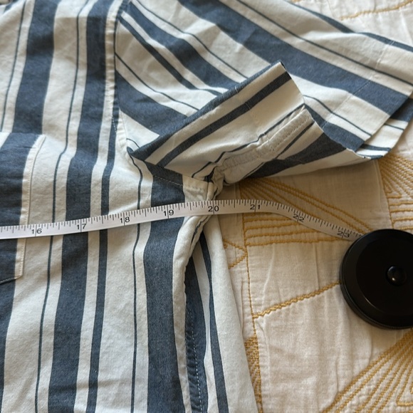 J. Crew - men’s medium short sleeve summer surf beach shirt - Picture 7 of 9